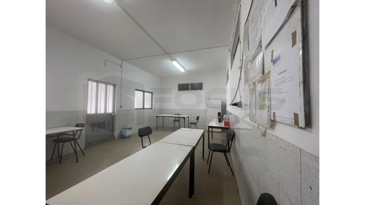 Armazém para Venda em Avelãs de Caminho Foto 10