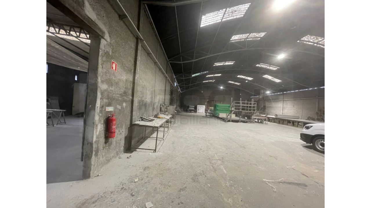 Armazém para Venda em Avelãs de Caminho Foto 14