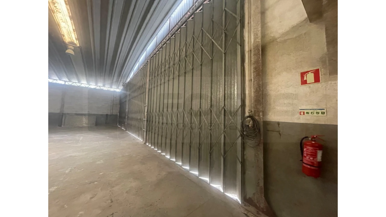 Armazém para Venda em Avelãs de Caminho Foto 23