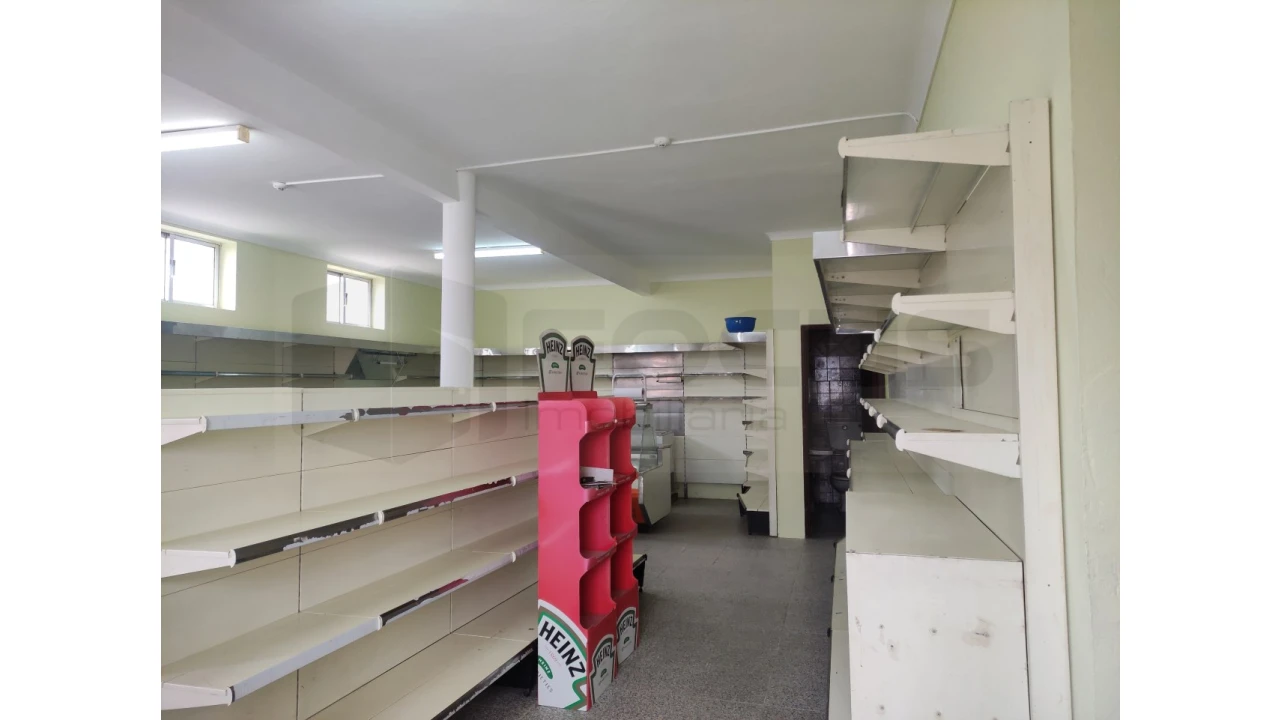 Loja para Arrendamento em Requeixo, Nossa Senhora de Fátima e Nariz Foto 3