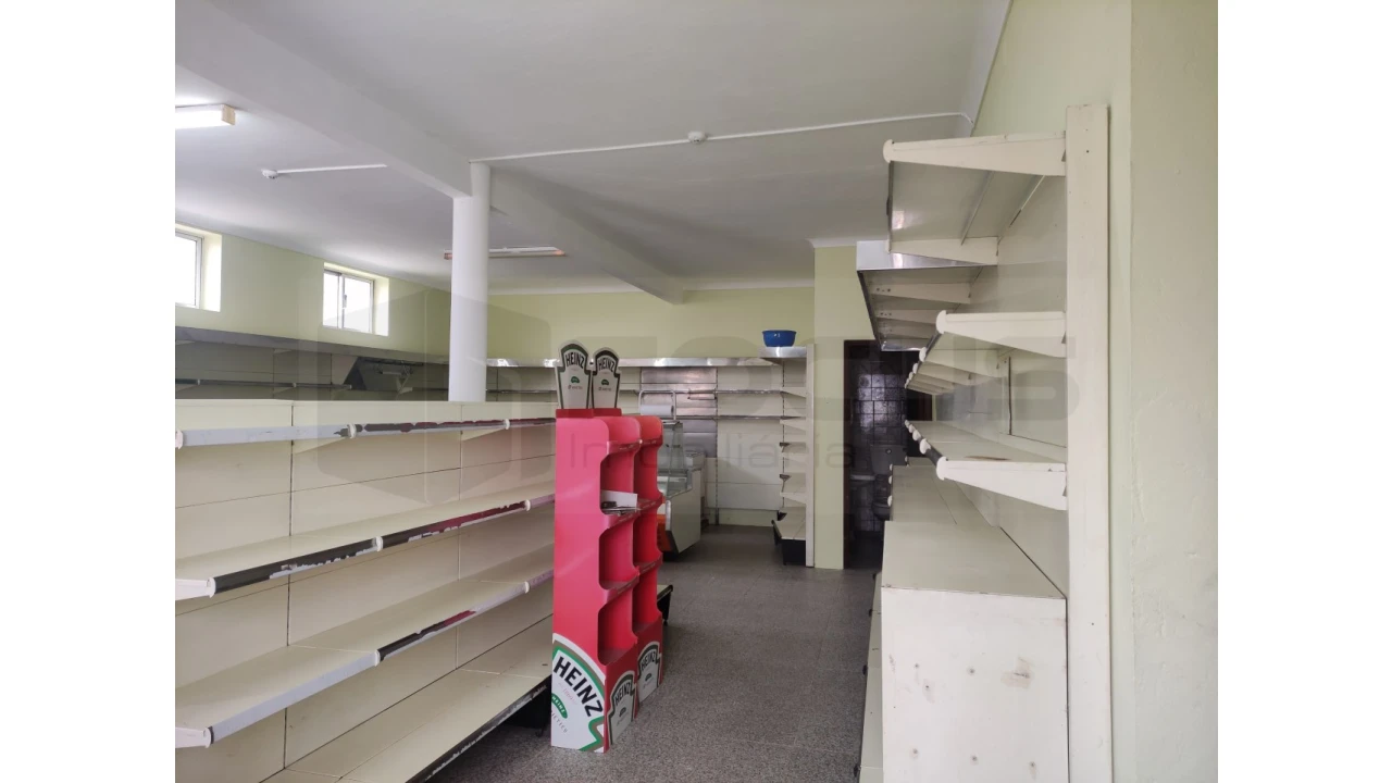 Loja para Arrendamento em Requeixo, Nossa Senhora de Fátima e Nariz Foto 6