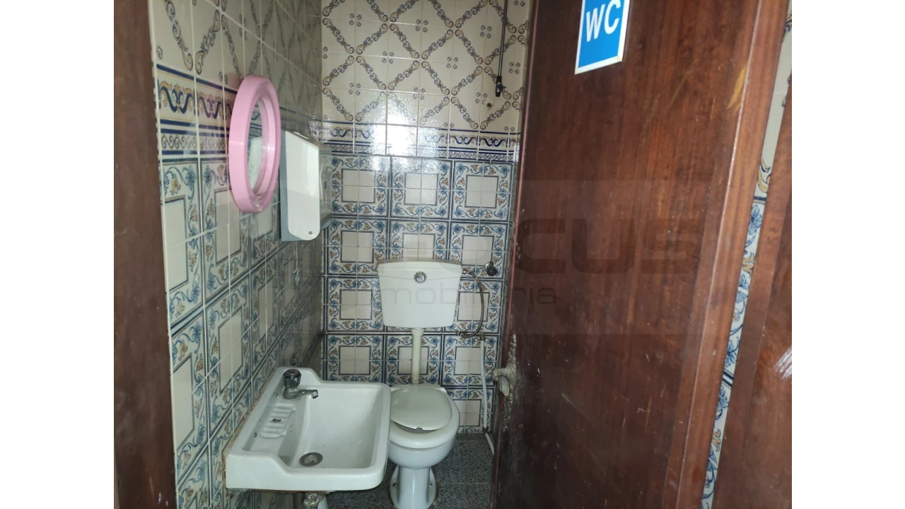 Loja para Arrendamento em Requeixo, Nossa Senhora de Fátima e Nariz Foto 9
