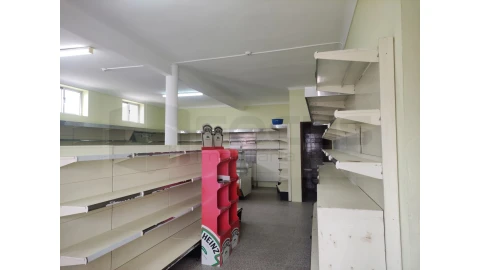 Loja para Arrendamento em Requeixo, Nossa Senhora de Fátima e Nariz