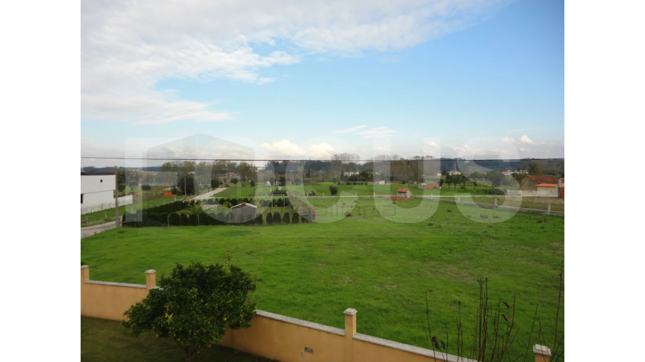 Moradia T4 para Venda em Fermentelos Foto 2