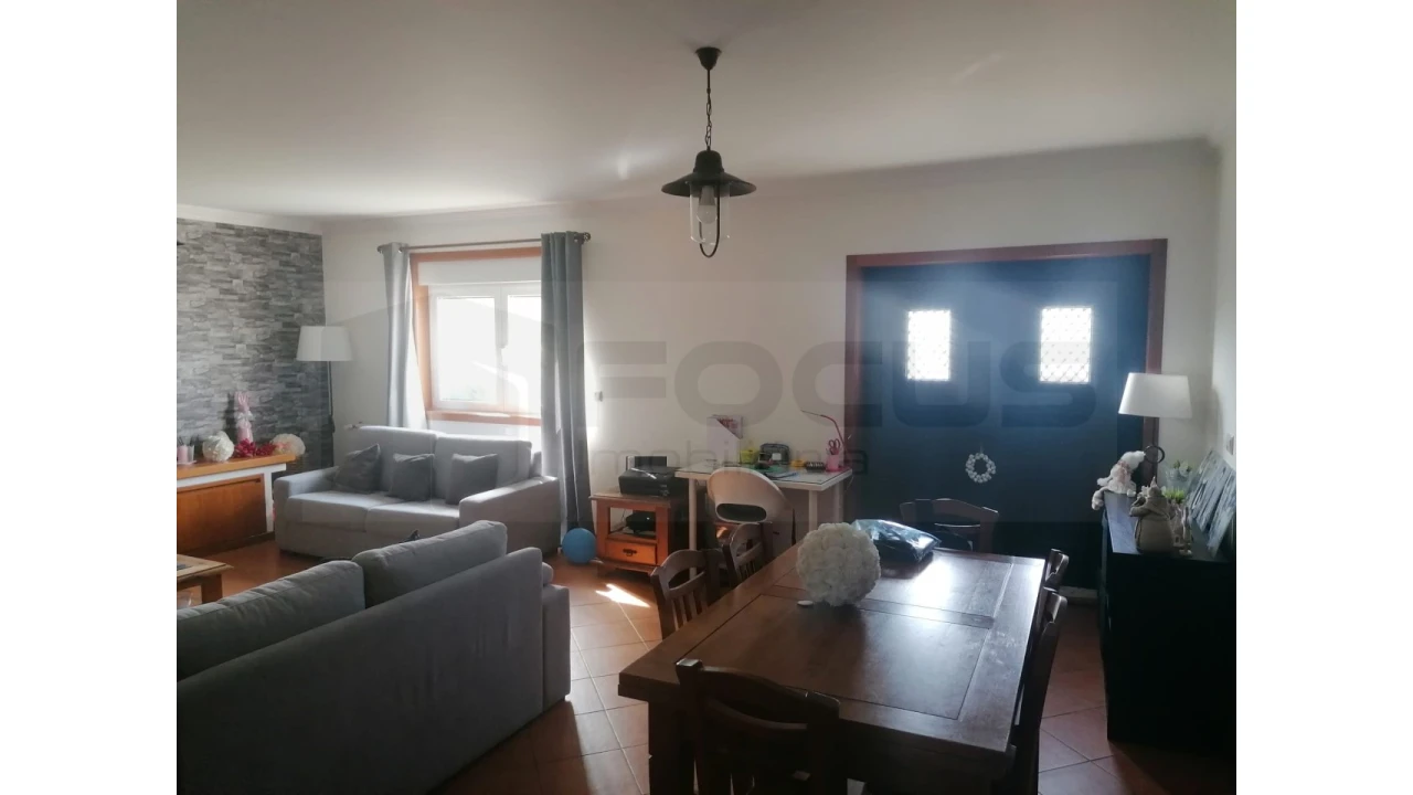 Moradia T4 para Venda em Fermentelos Foto 6