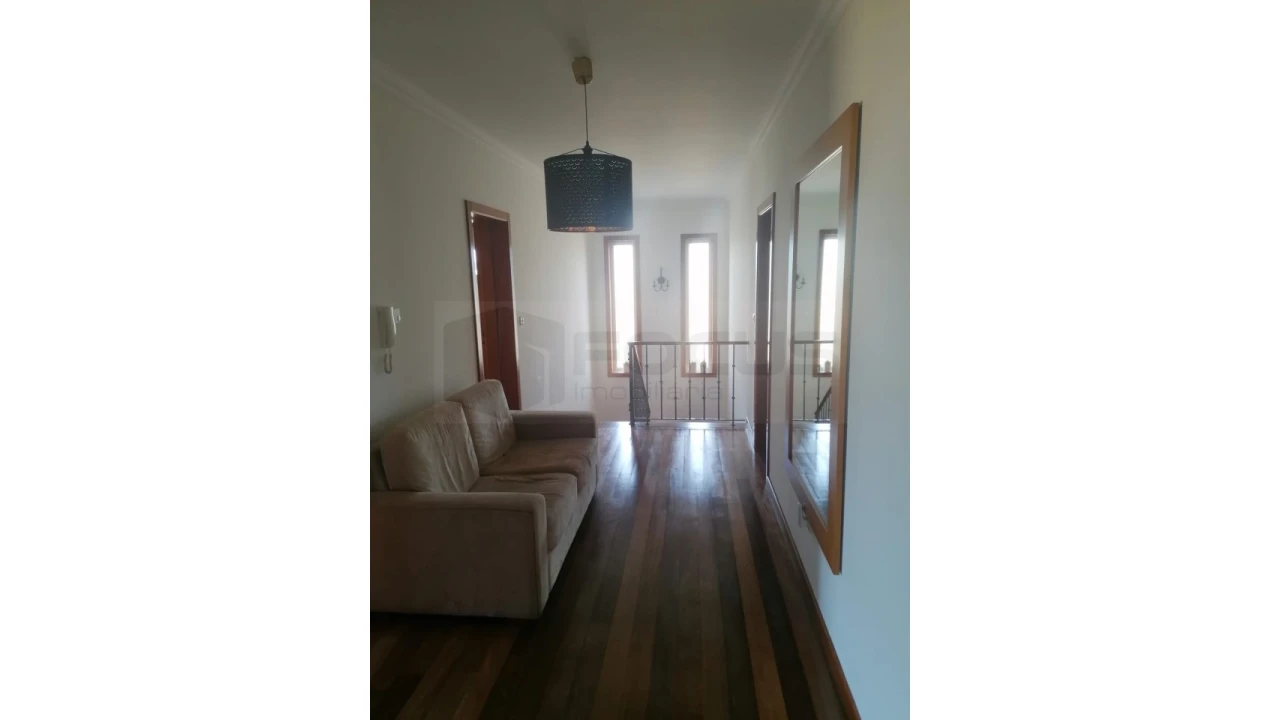 Moradia T4 para Venda em Fermentelos Foto 9