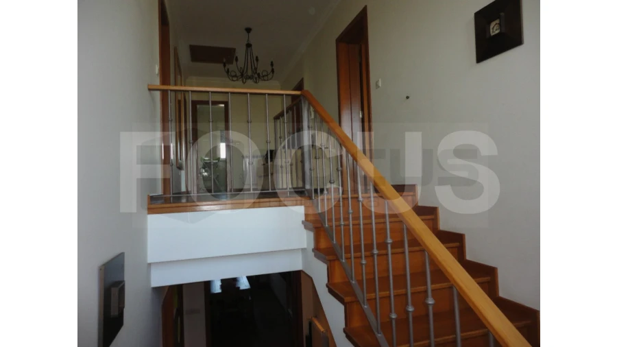 Moradia T4 para Venda em Fermentelos Foto 10