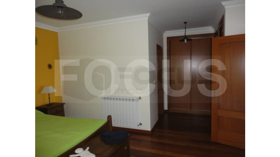 Moradia T4 para Venda em Fermentelos Foto 11