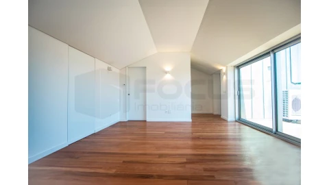 Moradia T4 para Venda em Glória e Vera Cruz