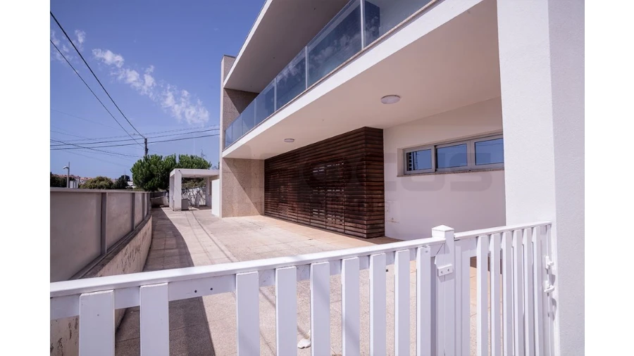 Moradia T3 para Venda em Salreu Foto 34