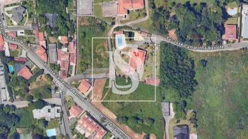 Moradia T6 para Venda em Arcozelo