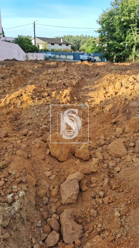 Terreno para Venda em Santa Maria da Feira, Travanca, Sanfins e Espargo