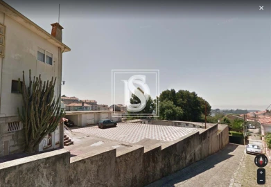 Moradia T6 para Venda em Santa Marinha e São Pedro da Afurada