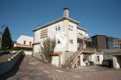 Moradia T6 para Venda em Santa Marinha e São Pedro da Afurada