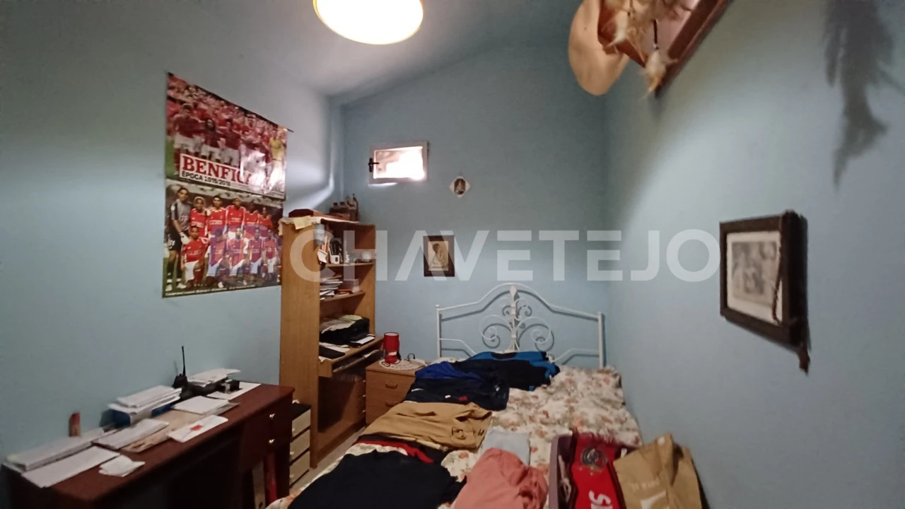 Moradia T1 para Venda em Além da Ribeira e Pedreira Foto 5