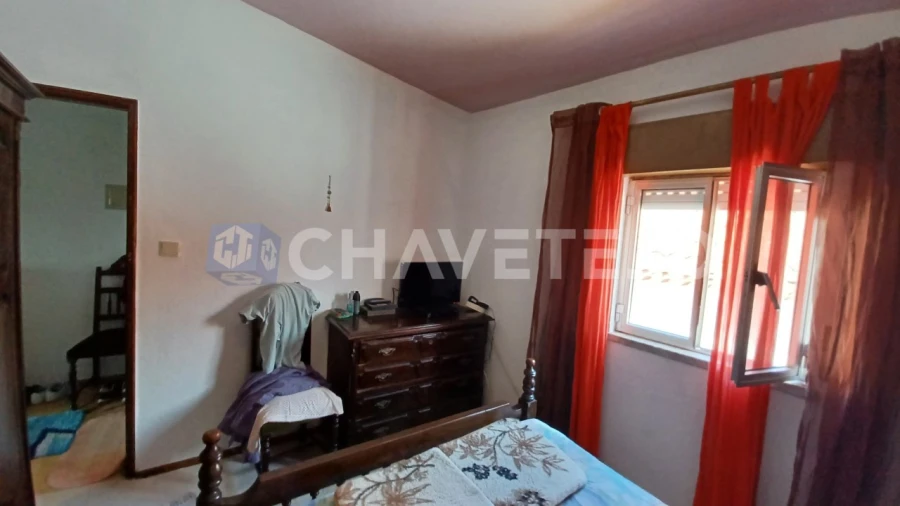 Moradia T1 para Venda em Além da Ribeira e Pedreira Foto 8