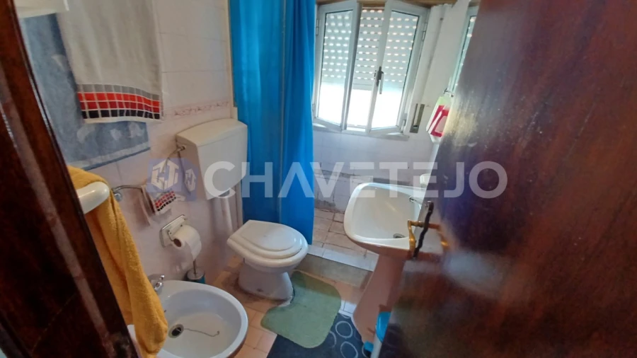 Moradia T1 para Venda em Além da Ribeira e Pedreira Foto 9