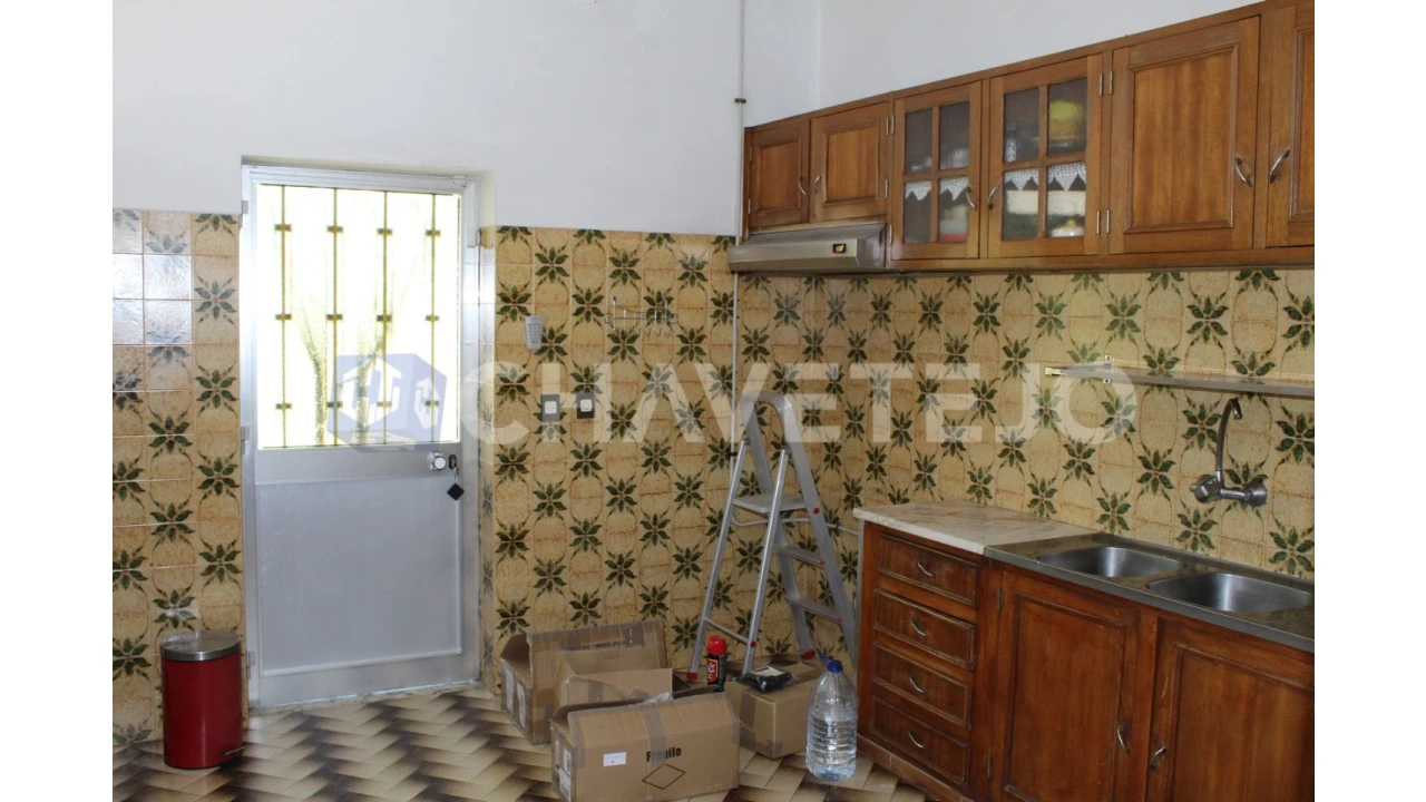 Negócio para Venda em Carregueiros Foto 8