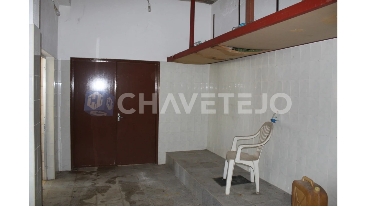 Negócio para Venda em Carregueiros Foto 25