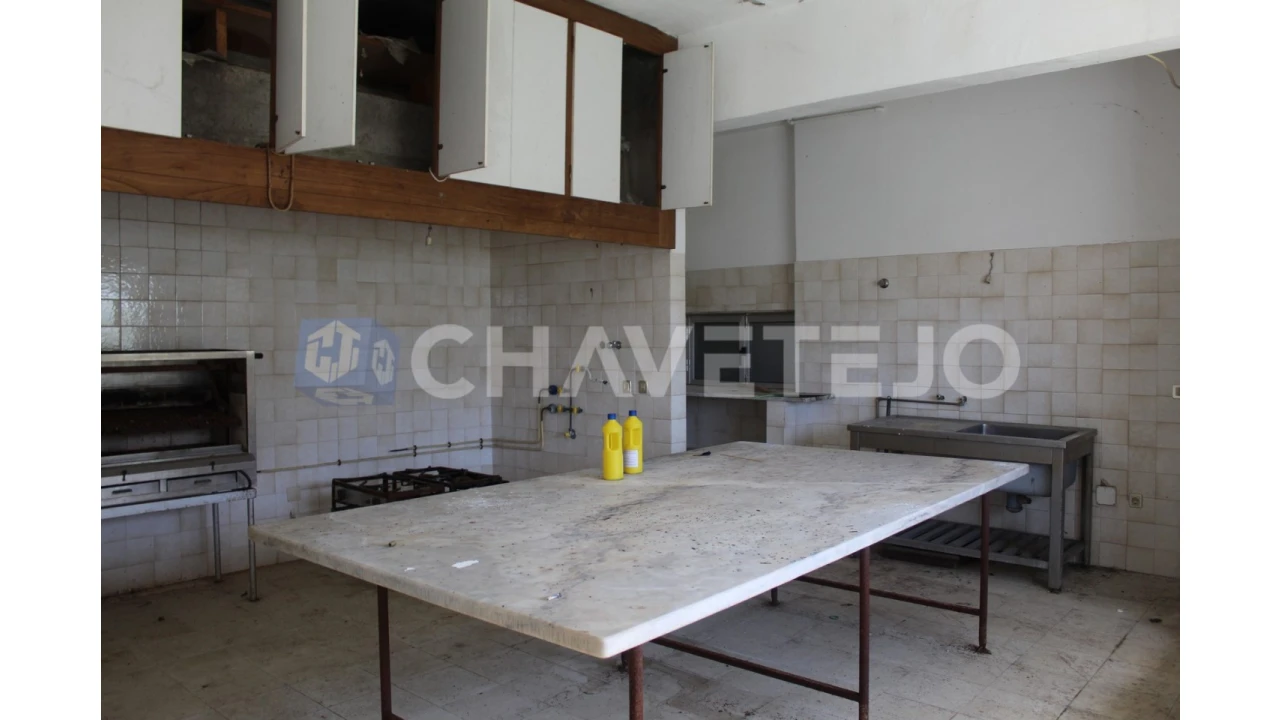 Negócio para Venda em Carregueiros Foto 28