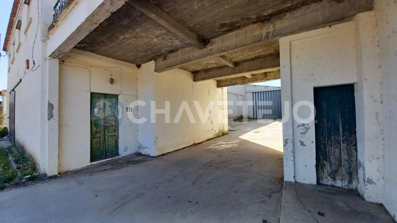 Prédio para Venda em São João Baptista e Santa Maria dos Olivais Foto 4