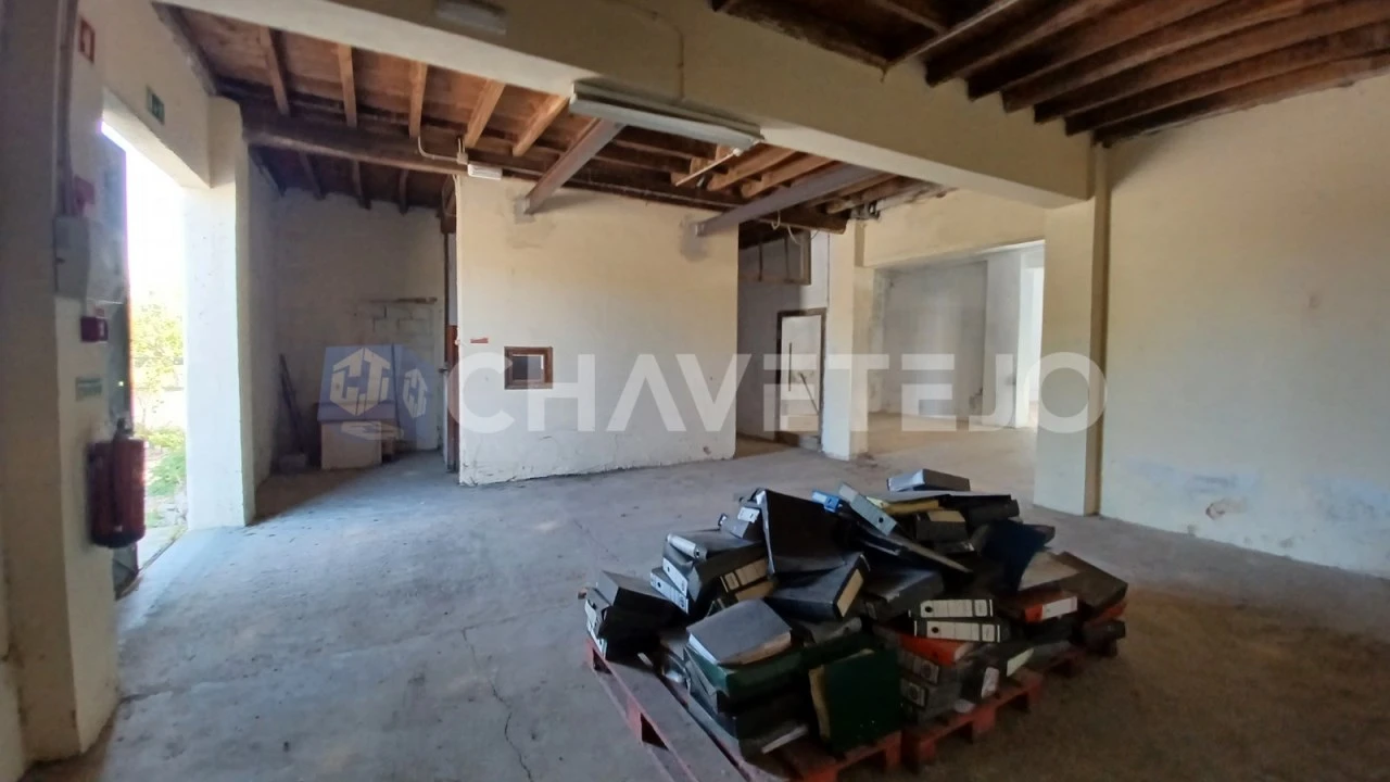 Prédio para Venda em São João Baptista e Santa Maria dos Olivais Foto 8