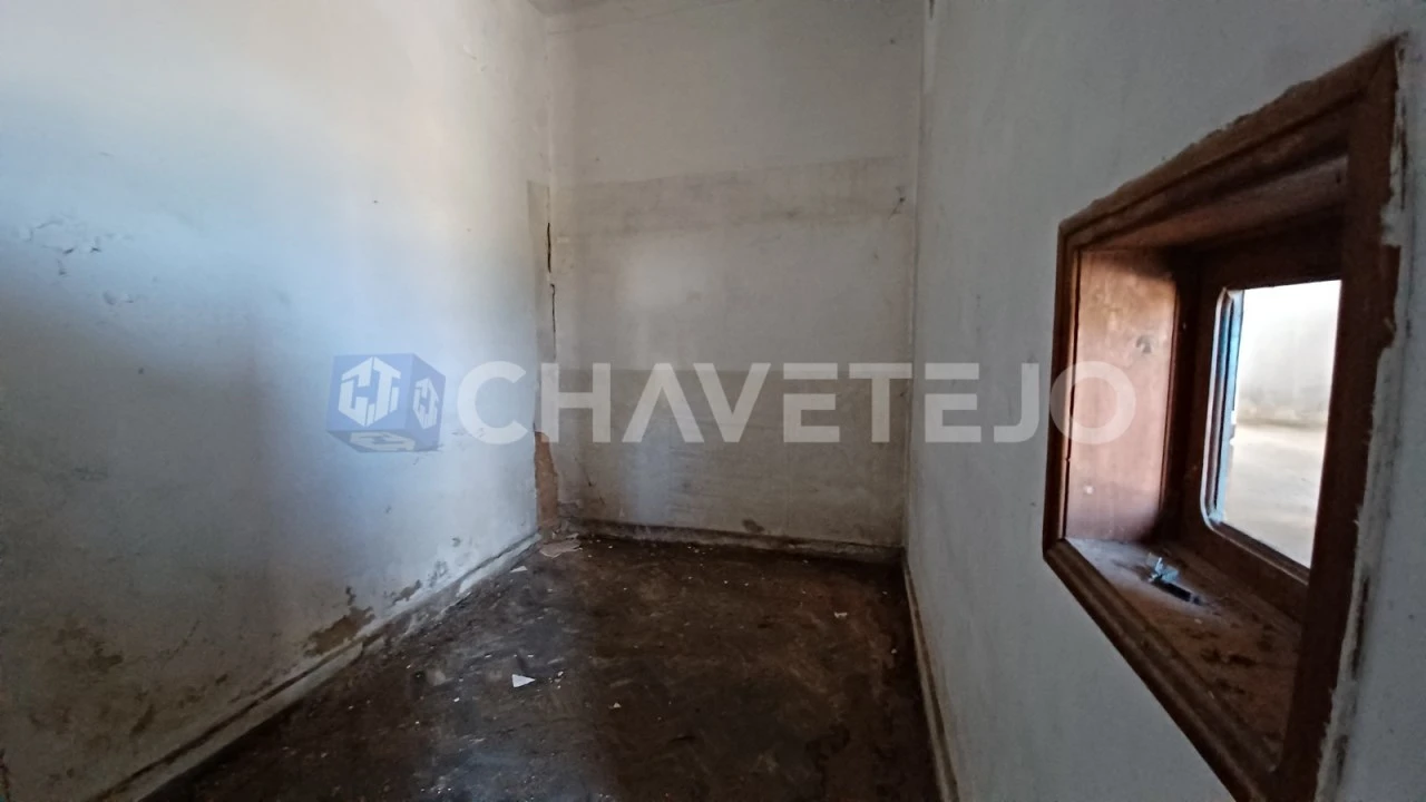 Prédio para Venda em São João Baptista e Santa Maria dos Olivais Foto 9