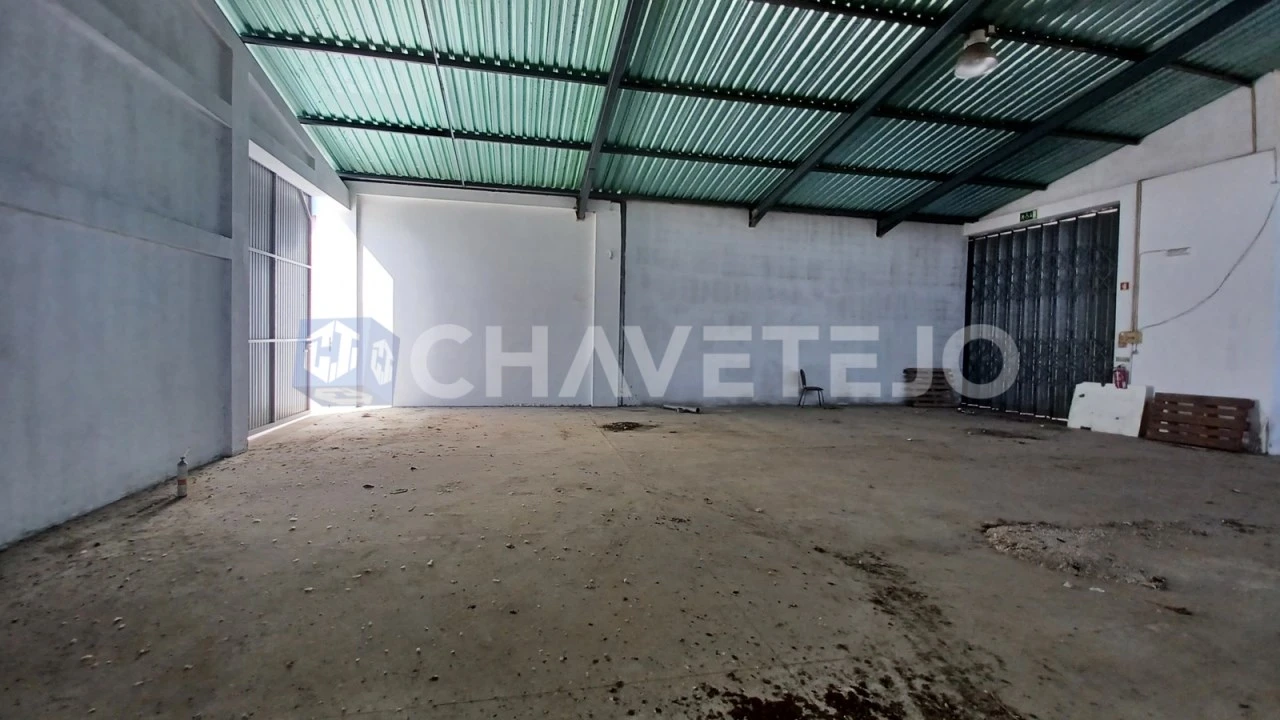 Prédio para Venda em São João Baptista e Santa Maria dos Olivais Foto 15