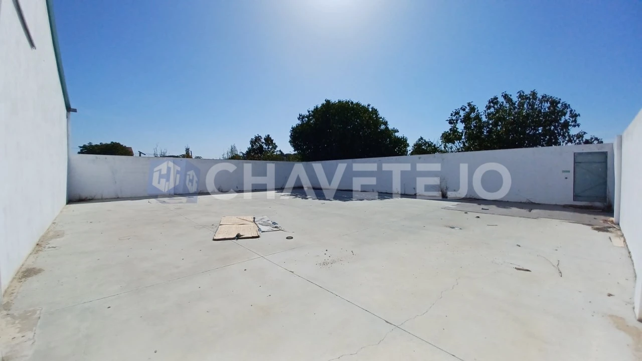 Prédio para Venda em São João Baptista e Santa Maria dos Olivais Foto 16