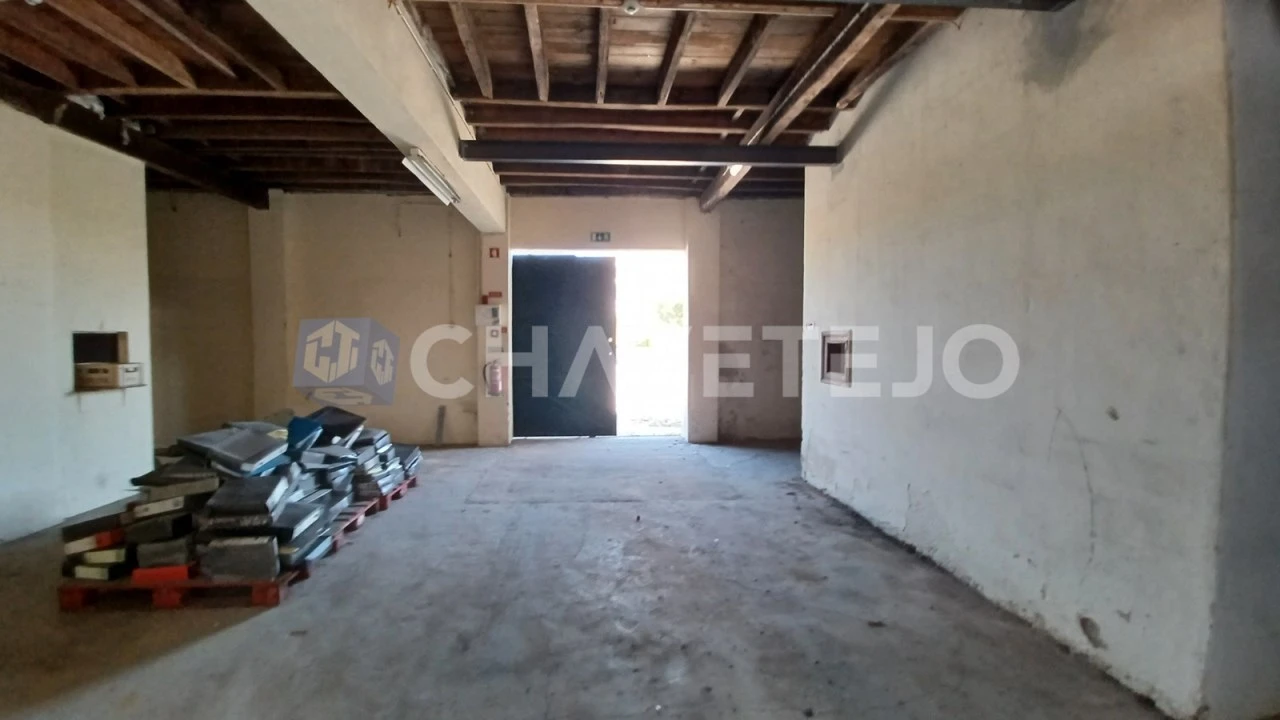 Prédio para Venda em São João Baptista e Santa Maria dos Olivais Foto 19