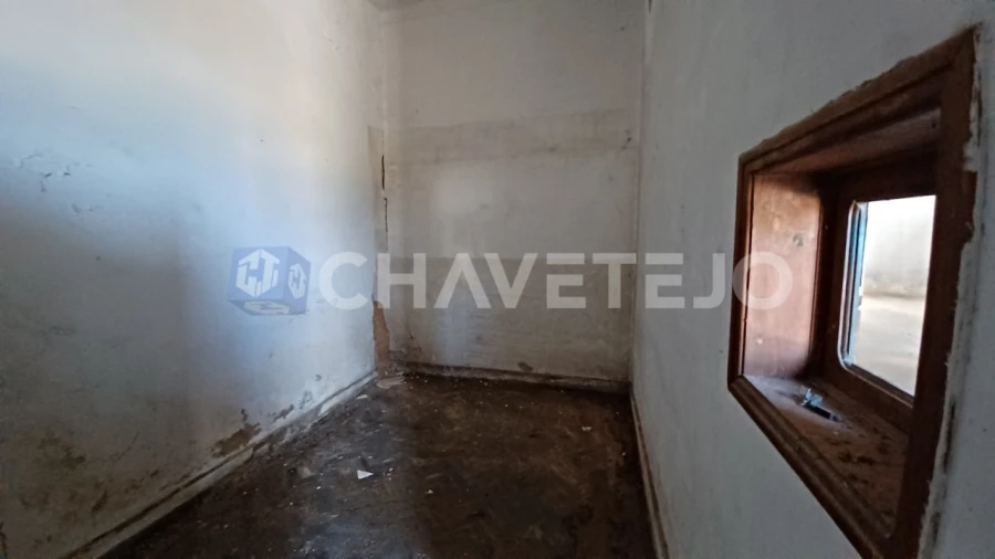 Prédio para Venda em São João Baptista e Santa Maria dos Olivais Foto 9