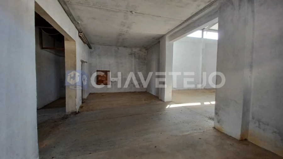 Prédio para Venda em São João Baptista e Santa Maria dos Olivais Foto 10