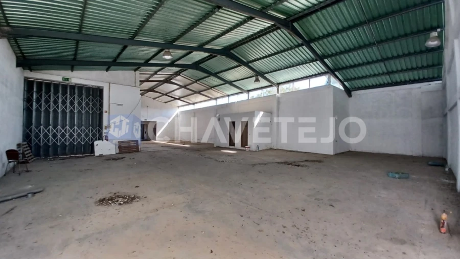 Prédio para Venda em São João Baptista e Santa Maria dos Olivais Foto 17