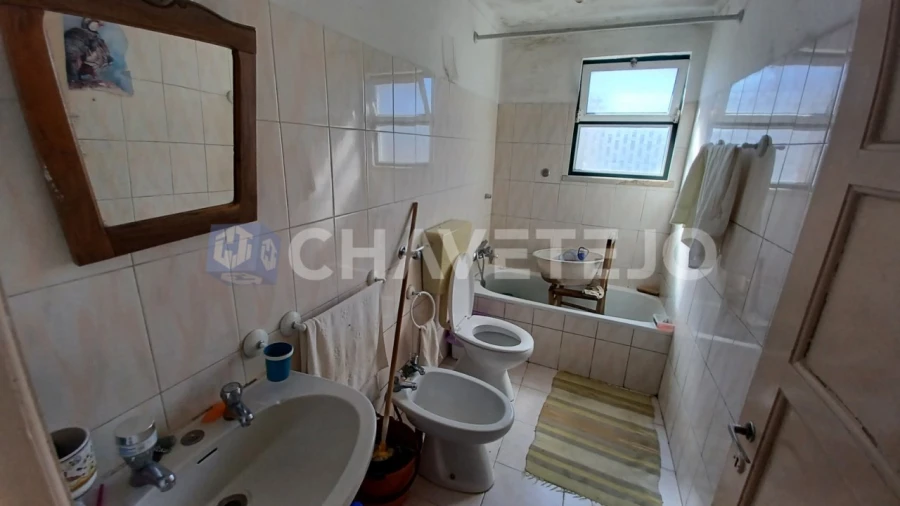 Prédio para Venda em São João Baptista e Santa Maria dos Olivais Foto 24