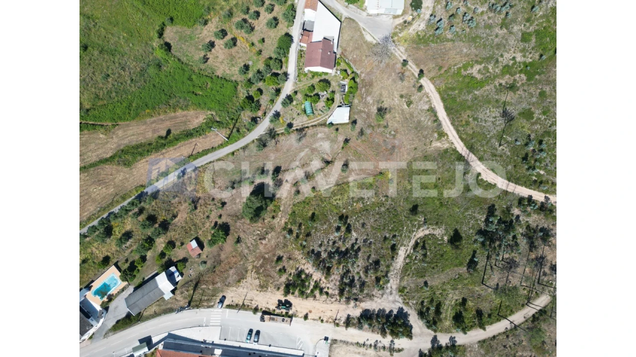 Terreno para Venda em Urqueira Foto 1