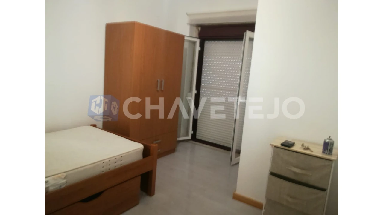 Prédio para Venda em São João Baptista e Santa Maria dos Olivais Foto 15