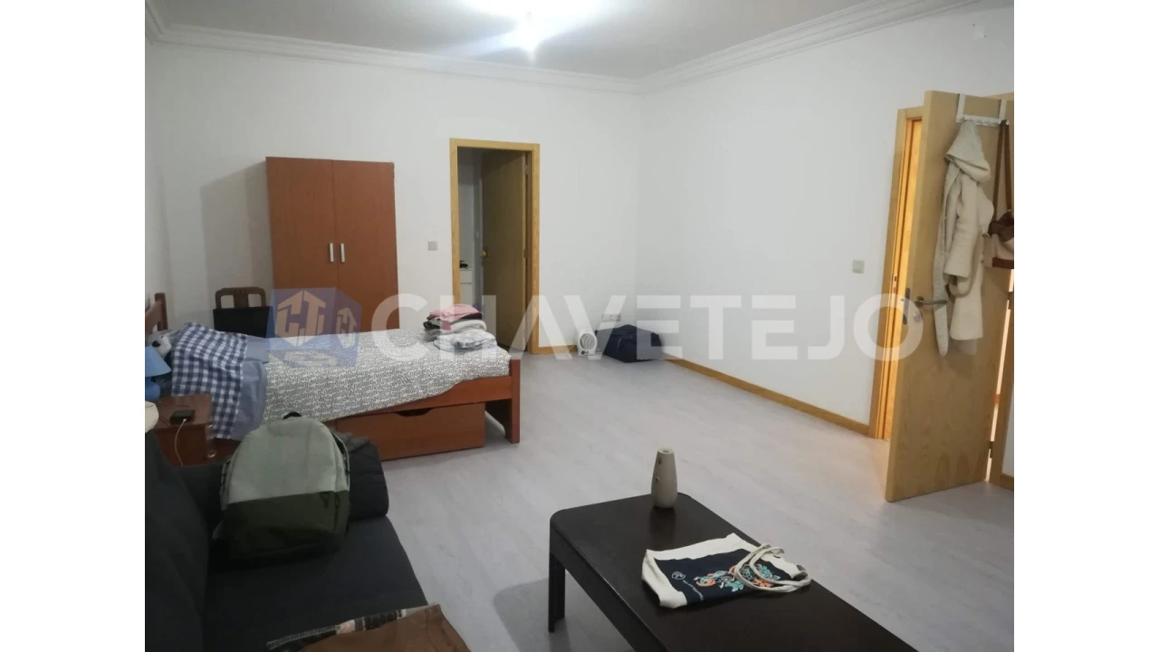 Prédio para Venda em São João Baptista e Santa Maria dos Olivais Foto 16