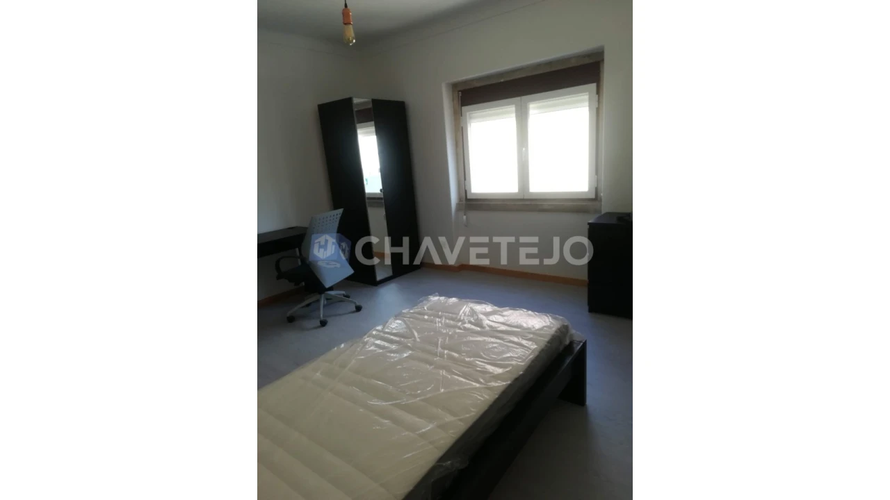 Prédio para Venda em São João Baptista e Santa Maria dos Olivais Foto 20