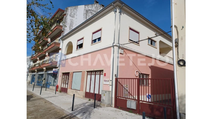 Prédio para Venda em São João Baptista e Santa Maria dos Olivais Foto 1