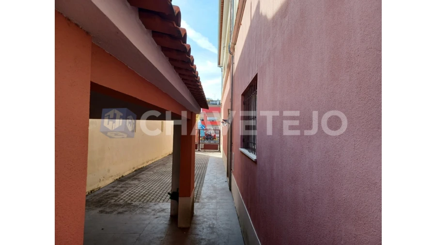 Prédio para Venda em São João Baptista e Santa Maria dos Olivais Foto 4
