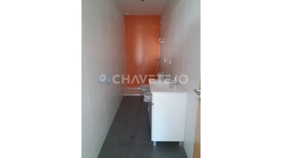 Prédio para Venda em São João Baptista e Santa Maria dos Olivais Foto 10