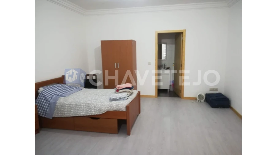 Prédio para Venda em São João Baptista e Santa Maria dos Olivais Foto 14