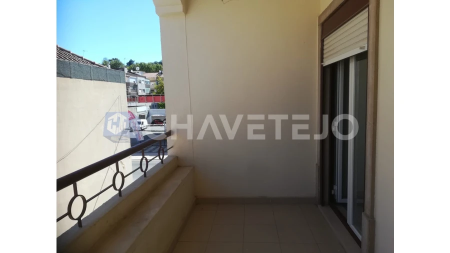 Prédio para Venda em São João Baptista e Santa Maria dos Olivais Foto 19