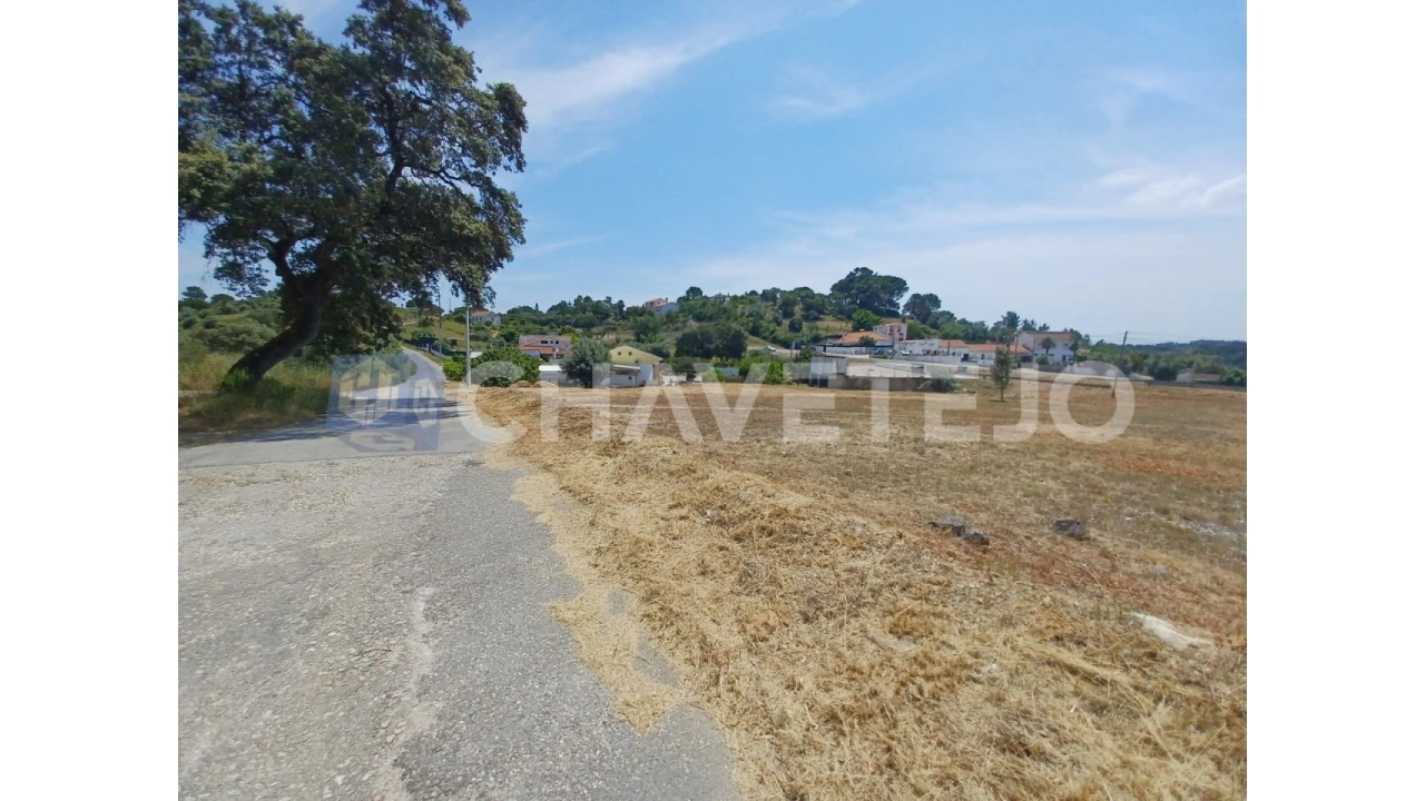Terreno para Venda em Carregueiros Foto 1