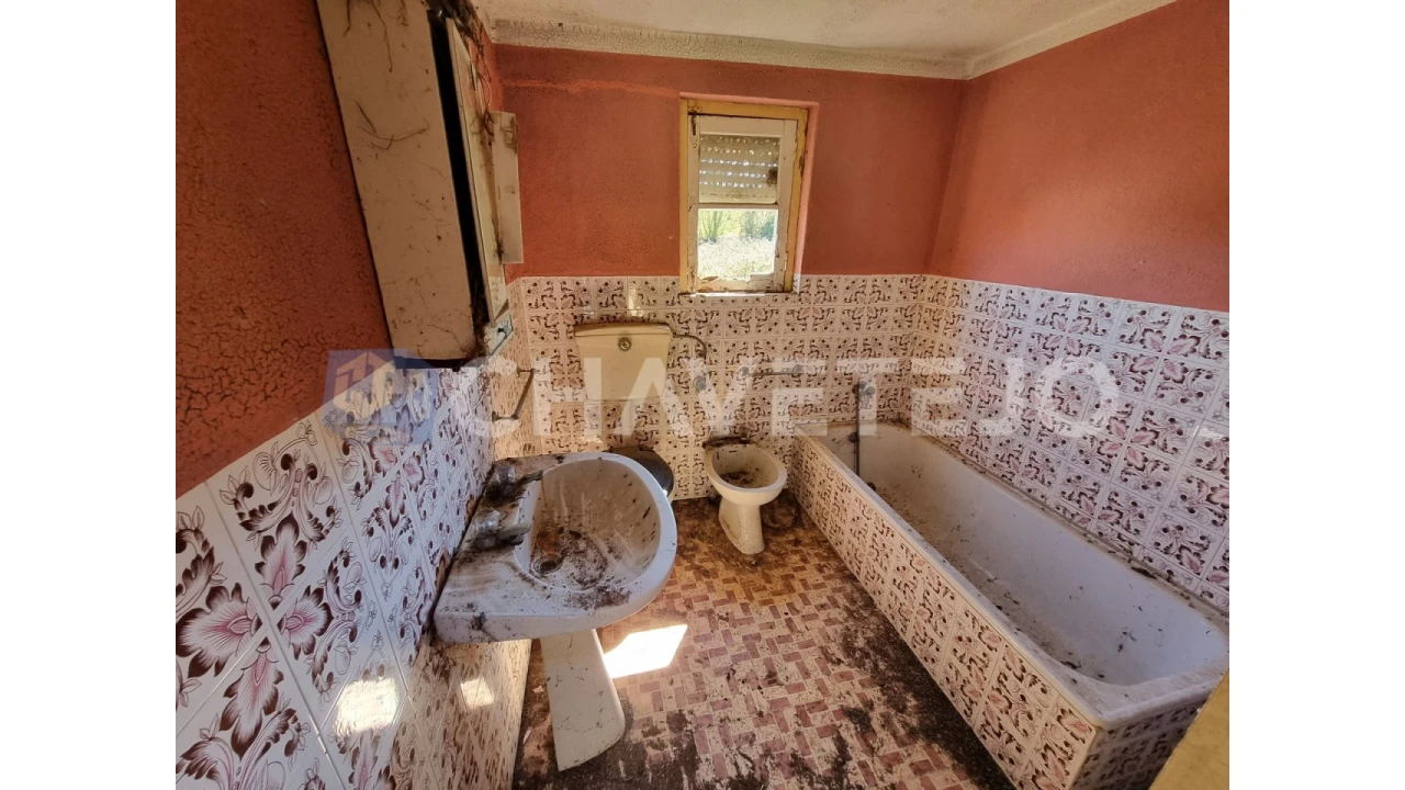 Moradia T2 para Venda em Beco Foto 5