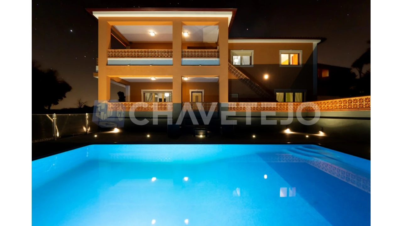 Moradia T4 para Venda em Serra e Junceira Foto 4