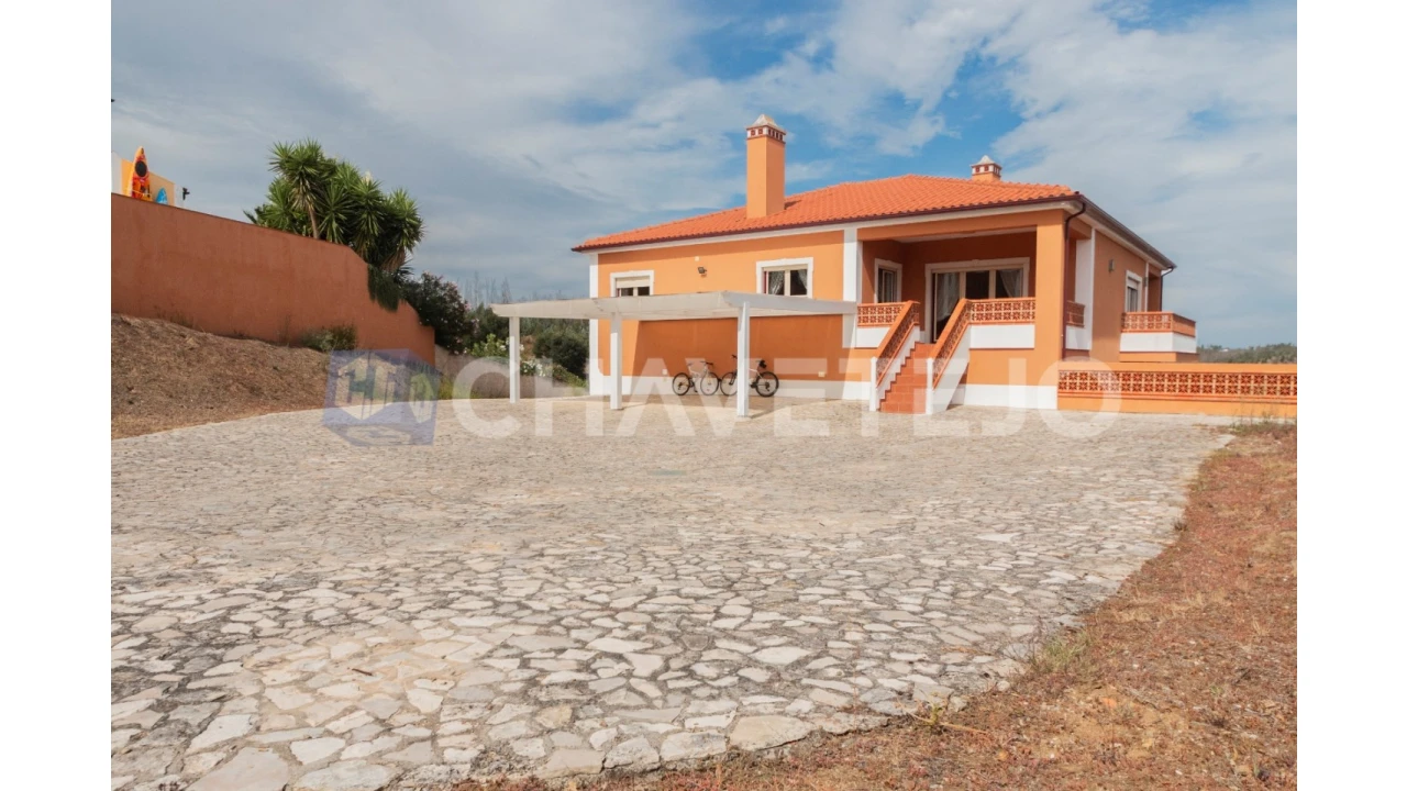 Moradia T4 para Venda em Serra e Junceira Foto 11