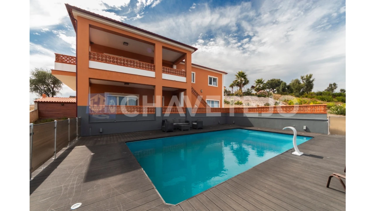 Moradia T4 para Venda em Serra e Junceira Foto 13