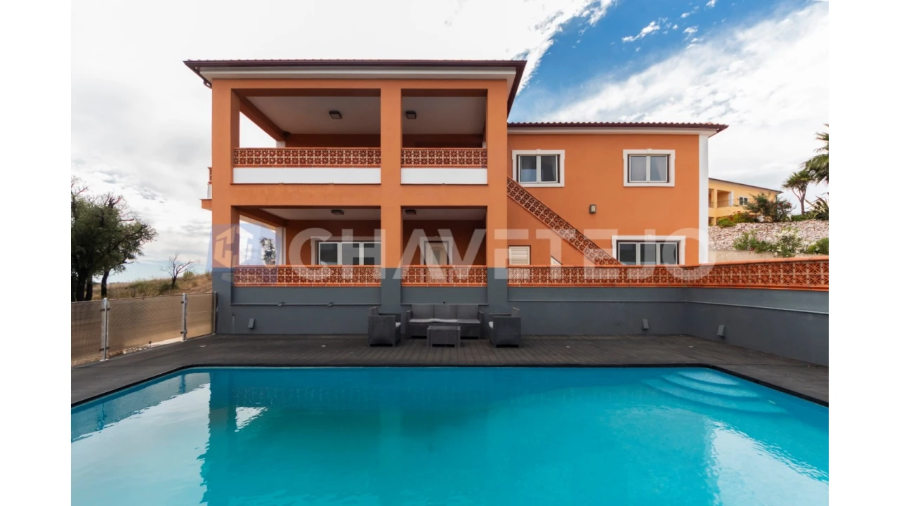 Moradia T4 para Venda em Serra e Junceira Foto 2