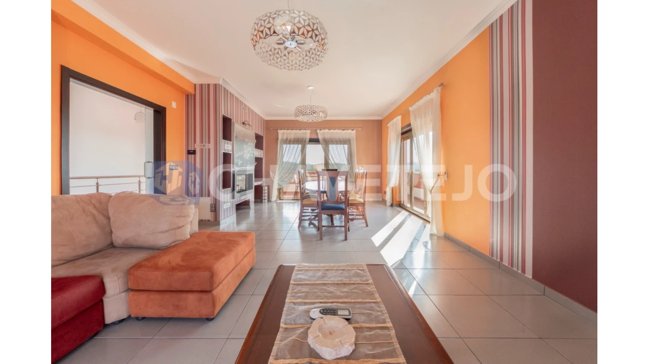 Moradia T4 para Venda em Serra e Junceira Foto 24